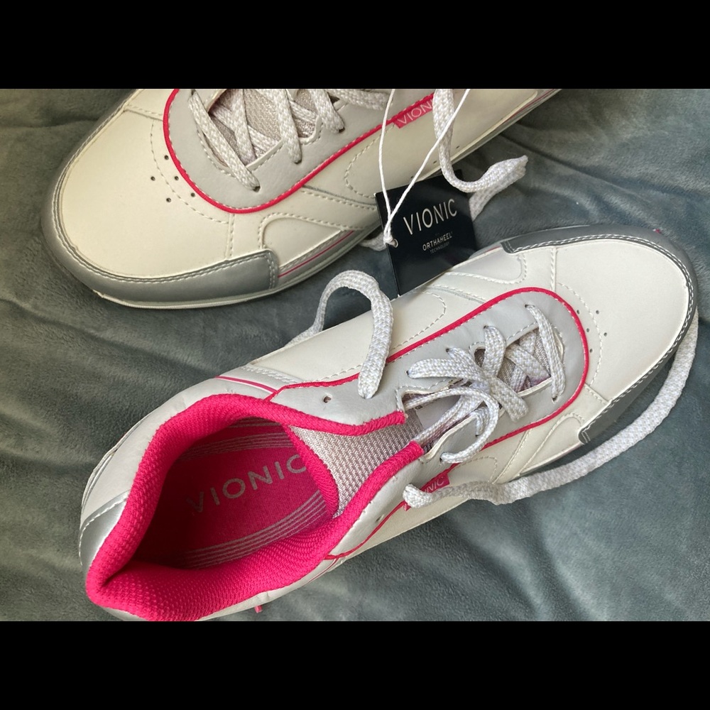 Vionic orthaheel technology sneakers